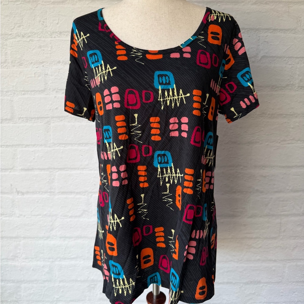 ✨NWT✨ LuLaRoe Classic T Large